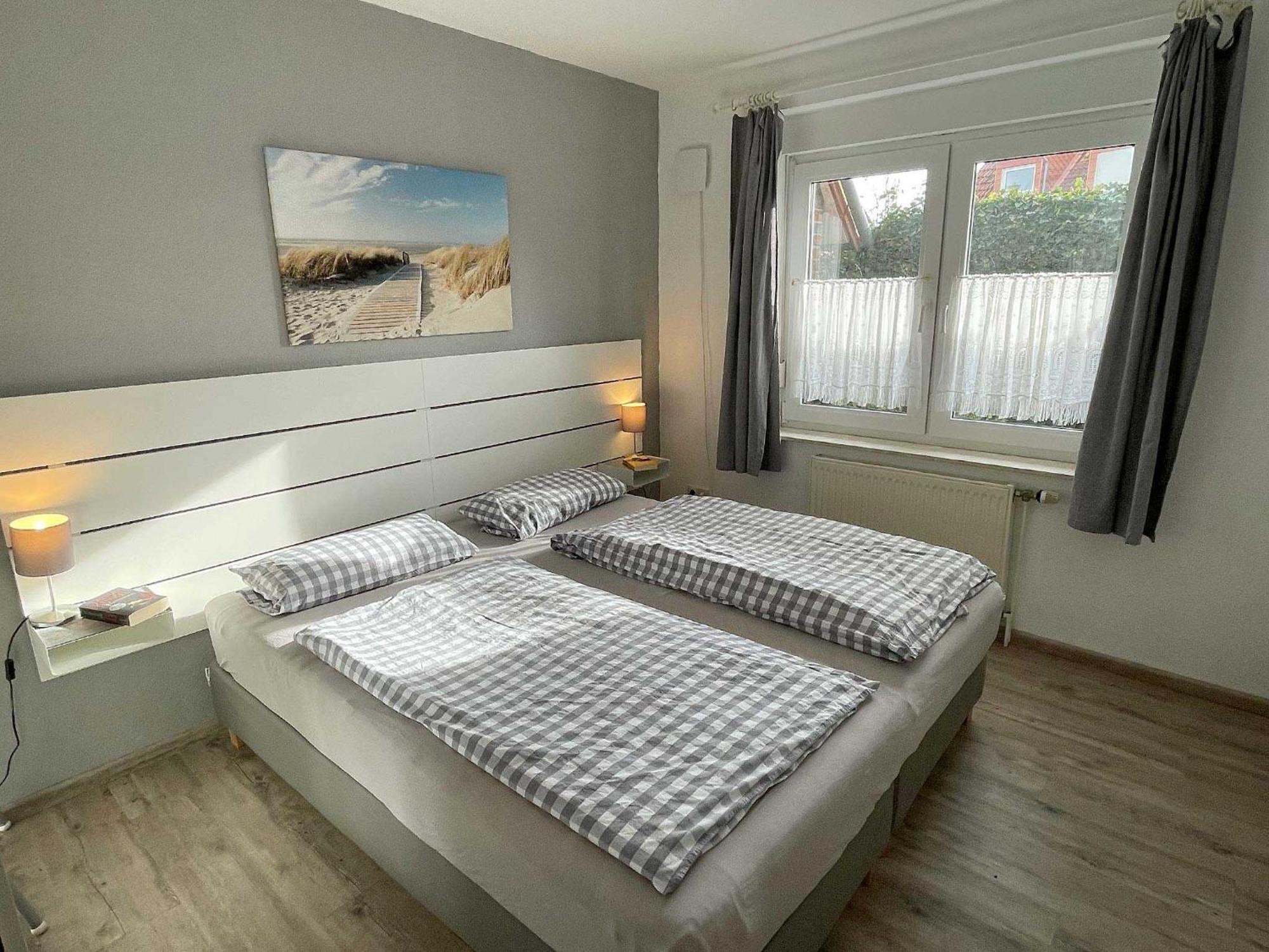 Ferienwohnung Haus "An Der Kurpromenade" Harlesiel Exterior foto